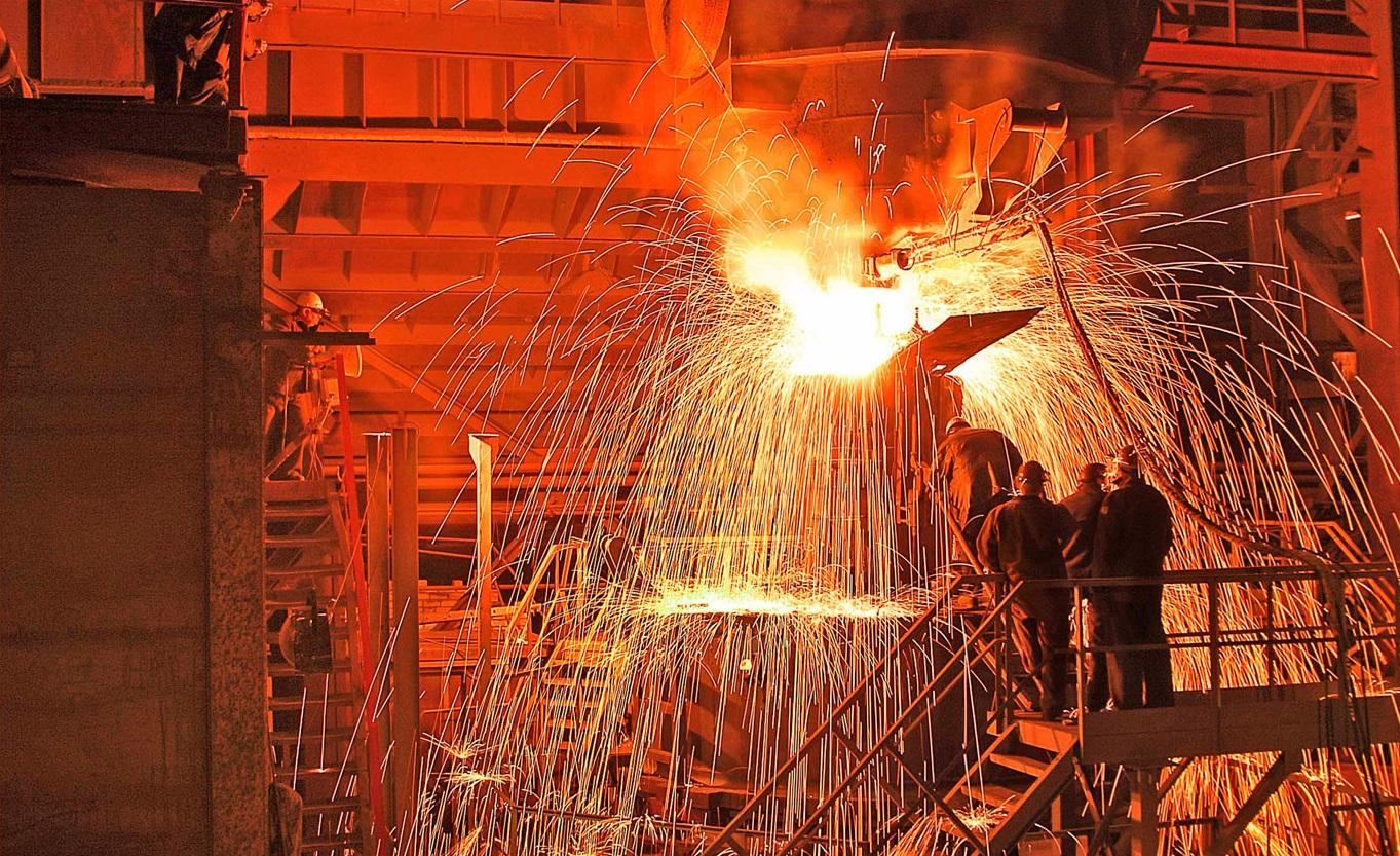 На ВМЗ «Красный Октябрь» впервые в новом году запустили сталеплавильную печь